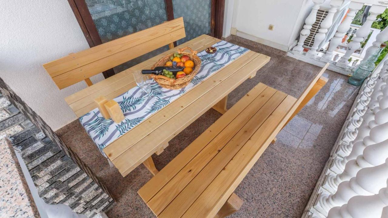 Apartman Mauro Malinska Eksteriør bilde