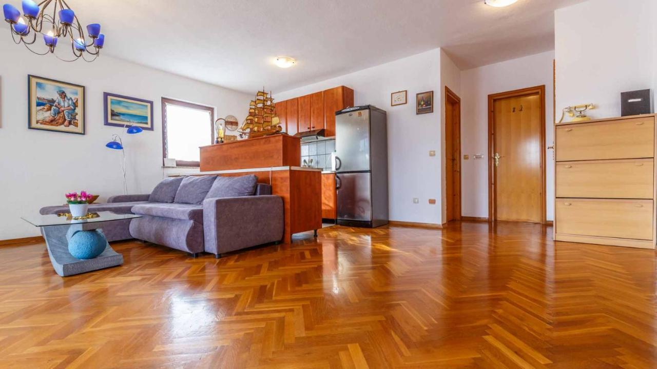Apartman Mauro Malinska Eksteriør bilde